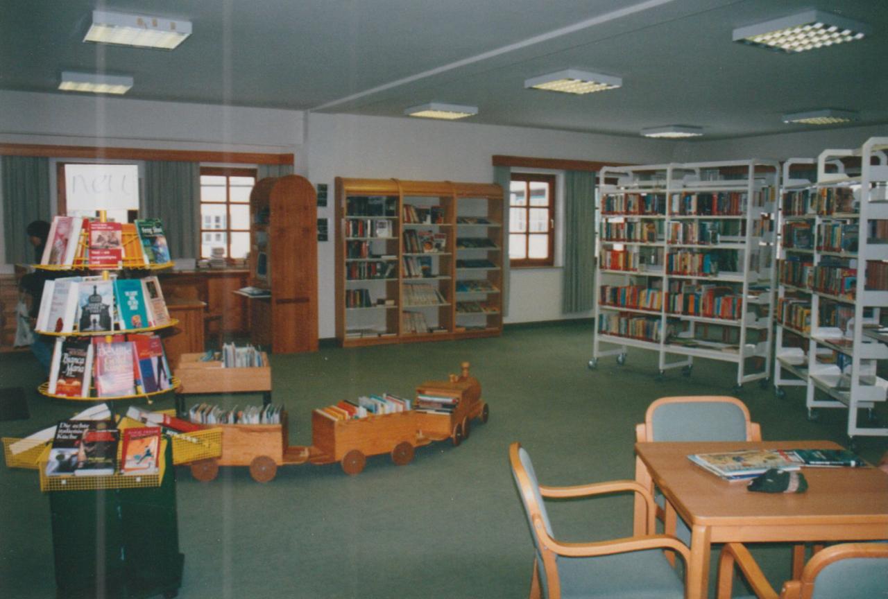 Ansichten Bibliothek Strobl